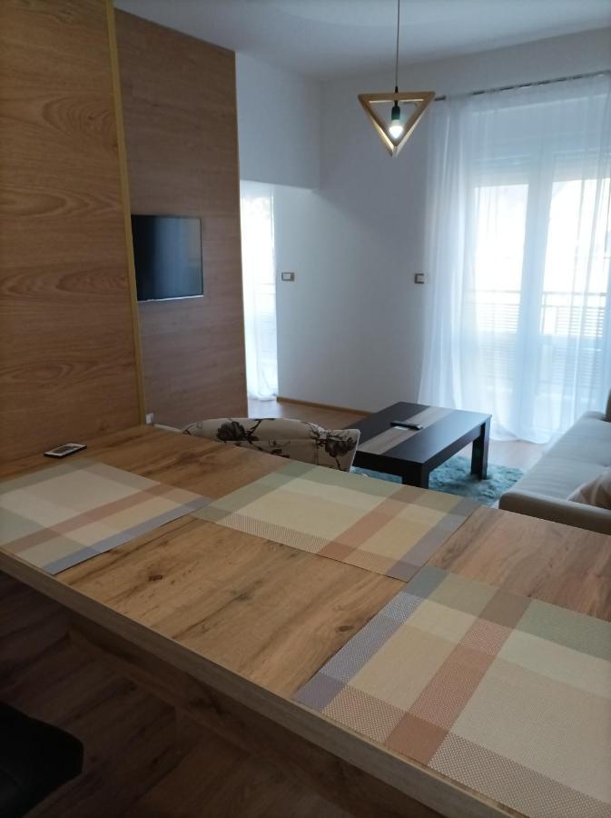 Aaapartmani Indjija Indija Exteriér fotografie